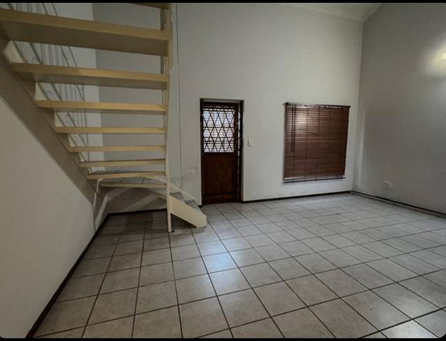 4 BEDROOM TOWNHOUSE FOR SALE IN MONDEOR